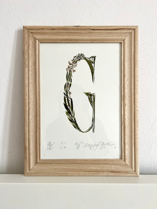 Floral letter „G”
